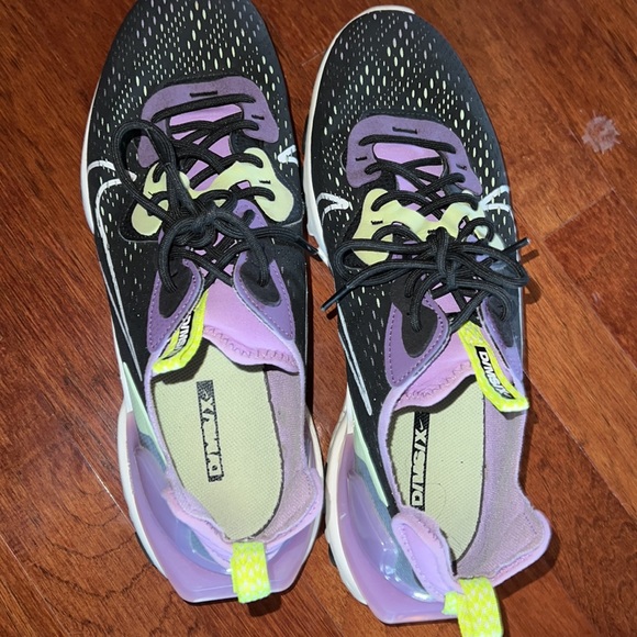 Nike Shoes - Picture 3 of 5